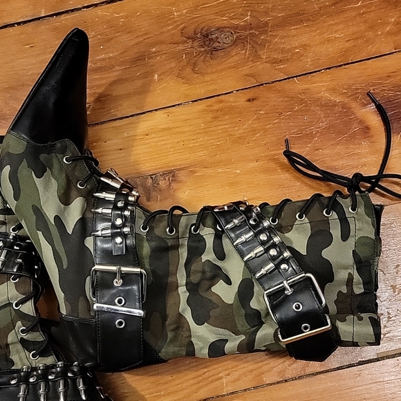 Camo High Heel Shoes - Picture 6 of 15
